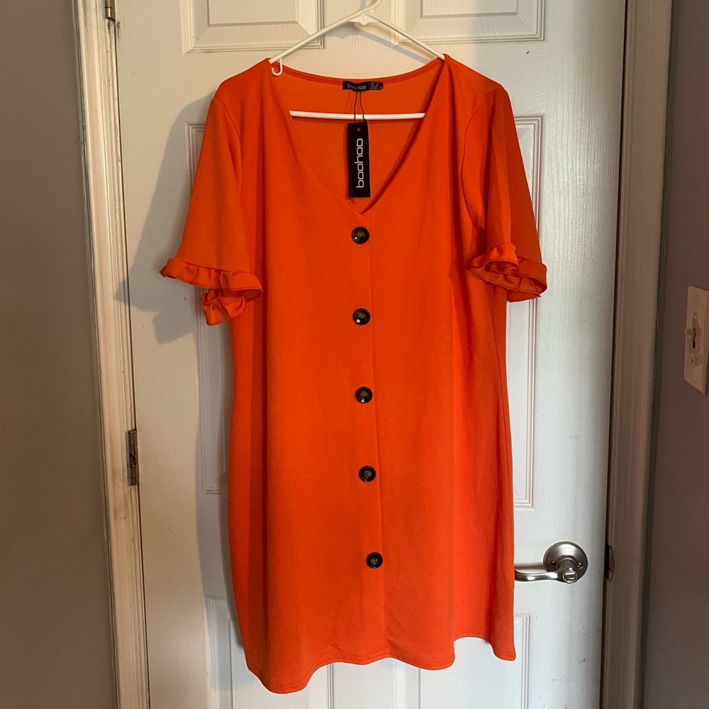 Boohoo Plus Size Dress w Buttons 18